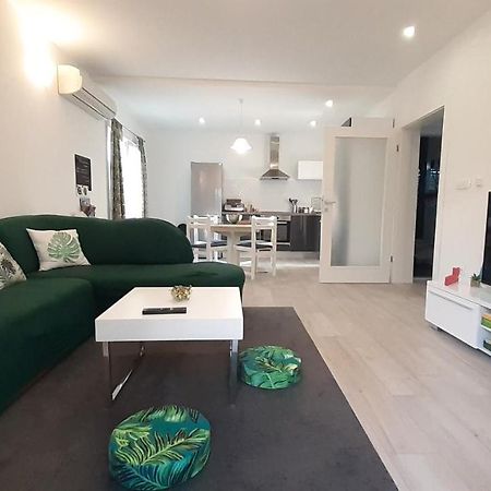 Apartment Ela Trogir Eksteriør bilde