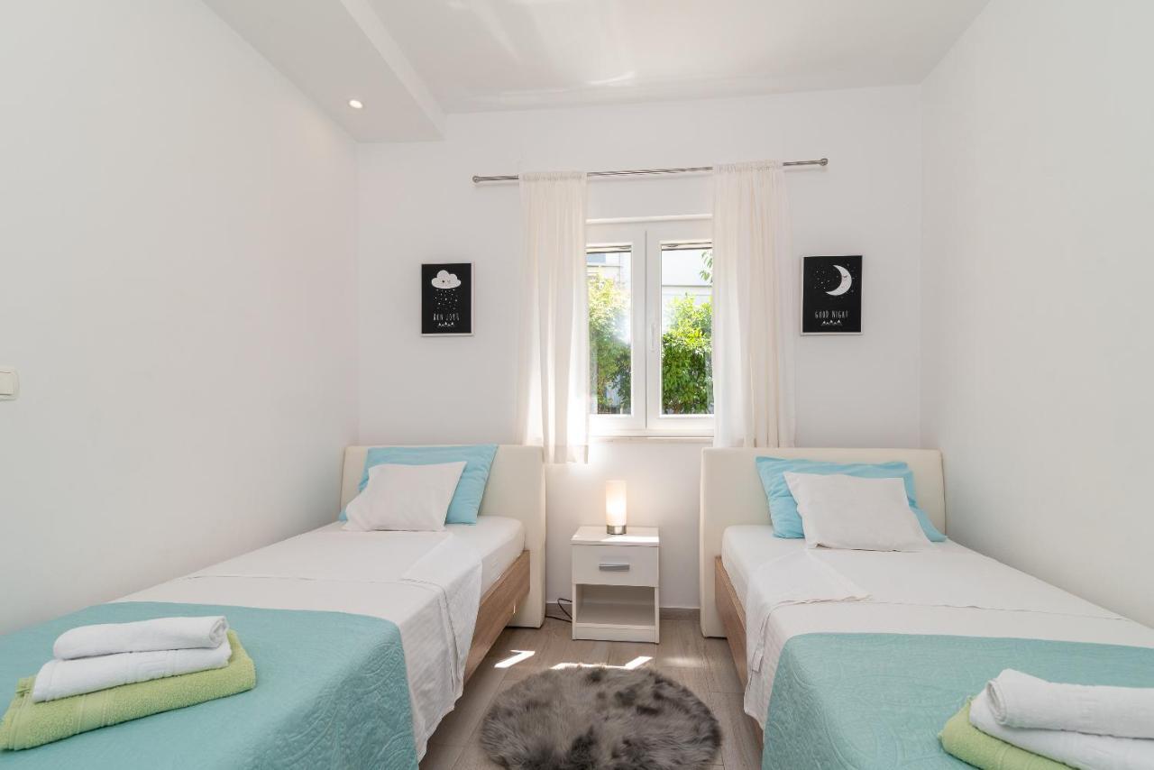 Apartment Ela Trogir Eksteriør bilde