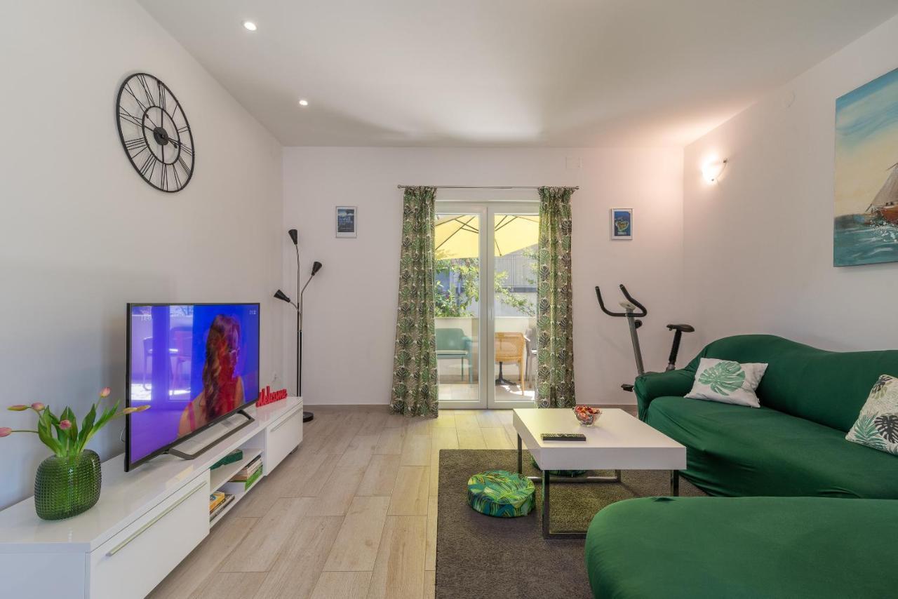 Apartment Ela Trogir Eksteriør bilde