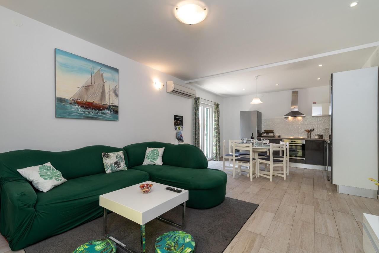 Apartment Ela Trogir Eksteriør bilde